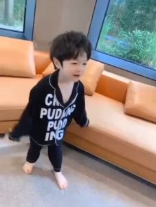 Bộ Pijama cho bé Binbon kids Bộ đồ ngủ cho bé trai và bé gái chất phi lụa in chữ dài tay cho bé từ 6-28Kg