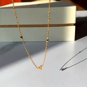 Exquisite Small Three Love Hearts Necklace Simple Sweet Cool Style copper Girls Clavicle Chain