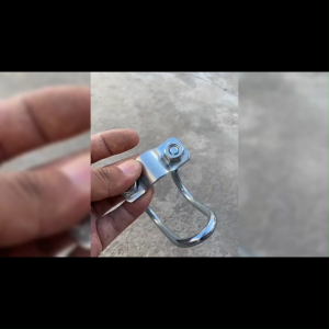 (แพ็ค 4 ชิ้น)ที่ล็อคท่อเหล็ก แคลมป์รัดท่อ  อุปกรณ์ที่ล็อคท่อเหล็ก ล็อคท่อรูปตัวยู รัดท่อกากบาท ใช้ในฟาร์ม