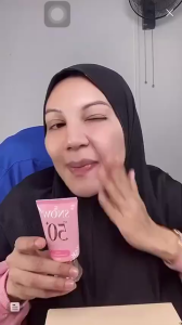 SPF50 PA+++ Tinted Moisturizer 30ml Sunscreen & Hydrating Cream Dual Use Lock Moisture Mild Texture Light Texture Comfortable Daily Makeup Base For All Skin Types