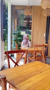 Gamis Dewasa Katun Rauna: Desain Fashion Muslim yang Nyaman