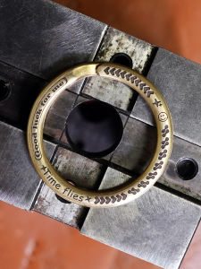 Free Custom Curved Pure Copper Key Ring: A Unique Gift Idea