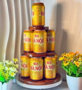 Tháp gỗ 3 tầng bày bia nước ngọt tháp bày gia tiên đẹp mắt sang trọng.