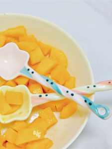 Korean Style Ceramic Soup Spoon Long Handle Handheld Irregular Shape High Aesthetic Value for Home Use Rice And Noodles Spoon