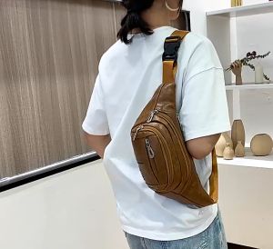 PIYU ✨กระเป๋าสะพายหนัง PU แบบใหม่สำหรับผู้ชาย Casual Outdoor Sports กระเป๋าคาดเอวกันน้ำสำหรับผู้ชาย