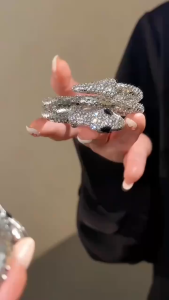 Vòng tay nữ hình con Rắn đính đá kim cương lấp lánh Bling Bling sang chảnh Hàn Quốc - Lưới