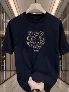 เสื้อยืดคอกลมแขนสั้นผ้าฝ้ายแท้พิมพ์ลายเสือสำหรับผู้ชาย แฟชั่นฤดูร้อน 2025 เสื้อยืดคอกลมคอตตอนแท้สำหรับผู้ชาย