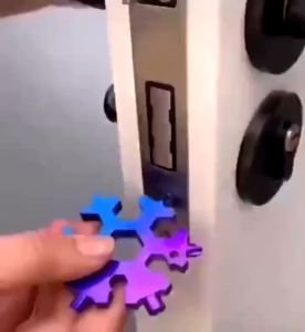 ไขควงอเนกประสงค์ พกพา ไขควงพวงกุญแจ 18 in 1 แปดเหลี่ยมอเนกประสงค์ ประแจหกเหลี่ยมแบบพกพา