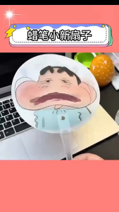 Quạt nhựa cầm tay hình hoạt hình cute nhiều nhân vật mới nhất 2025