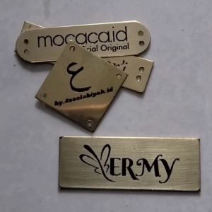 LABEL PLAT HIJAB KUNINGAN ATAU STAINLESS 10 PCS