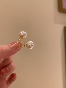 French Vintage Pearl Stud Earrings Simple round Face Suitable All-Match Small Fragrance Style Daily Elegant Ear Jewelry