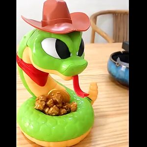 【BermaBaby】พร้อมจัดส่ง เกมส์งูหวงไข่ทอง หางสั่นได้ ระวังงูฉก วัสดุซิลิโคน ระวังทองคําทุกชิ้น เกมโต๊ะคลายการบีบอัดแสนสนุก