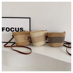 French Style Straw Woven Bucket Bag Vacation Crossbody Bag with Zipper for Women Sweet Lady Style Small Size Shoulder Bag
