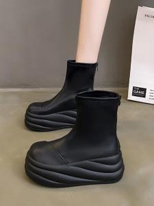 Womens Thick Bottom Slim Boots 2025 New Small Size Platform Soft Bottom Back Zipper Short Boots Heightening Single Boot