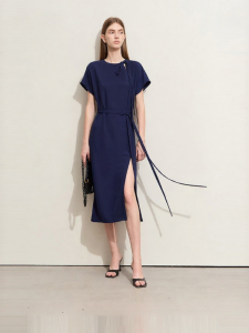 AMII | Commuting Elegant Round Neck Belted Slim Flared Sleeve Dress
