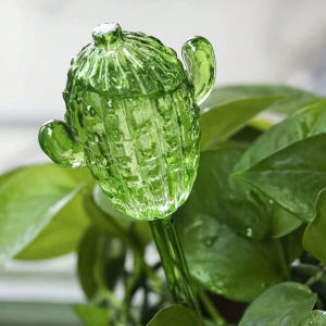 ต้นกระบองเพชรแบบหยดที่รดน้ำต้นไม้โรงงานอัตโนมัติสำหรับปลูกในกระถางทำจากระบบการให้น้ำในตัวเองมีเดือยแหลมสำหรับใช้ในวันหยุดและดูแลต้นไม้ในสวนกลางแจ้ง