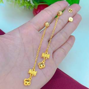 Sleek & modern: Single flower Drop Earring with metallic Sheen