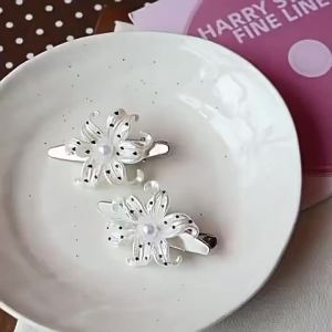 2/4Pcs Harajuku Flower Lily Hair Clips Star Print Vintage Hairpins Non-slip for Outdoor Camping Hair Styling