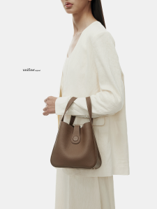 Genuine Leather Stylish Versatile Bucket Bag