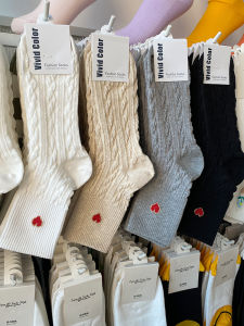 เกาหลี ถุงเท้าหัวใจรักเล็กนําเข้าสีนูน ผ้าลินิน ลาย ลำลอง หลากหลาย ถุงเท้าสไตล์วิทยาลัย Four Seasons