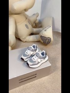 AB_Giày Thể Thao Bé Trai Bé GáiGiày Siêu Nhẹ Cho Bé AB Quai Dán Đế Chống Trượt [sz 26-36]
