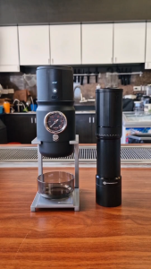 เซ็ตคู่สุดคุ้ม! เครื่องชงกาแฟพกพา STARSEEKER Super 58 + เครื่องบดกาแฟ 2 in 1 STARSEEKER S+ แถมฟรี Basket Apresso 1614-287+1614-293