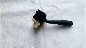 Swith Lampu Sein Mitsubishi Kuda Besin Diesel MR-329634