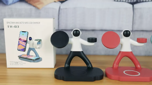 2024 New Astronaut 15W Trending Products Night Light Magnetic Fast 3-In-1 15W Qi Wireless Charger For  IPhone 13 14 Watch