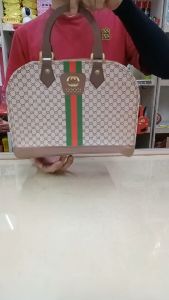 时尚名牌女手提包 背包 肩包 清明用品 包包 名牌包包 名牌肩包 Bag 纸背包 纸腰包 纸包 包纸 纸 清明纸 拜神用品 清明 七月 背包 肩包 女包 男包 女 女孩 女人 女性 男 男人 男孩 男生 女生 老人 大人 小孩