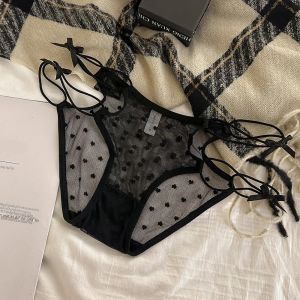 กางเกงชั้นในเอวต่ำเซ็กซี่ของผู้หญิงพร้อมสายรัดลูกไม้ตาข่ายกลวงกางเกงในยางยืดชุดชั้นในสำหรับผู้หญิงสบายสุด ๆ