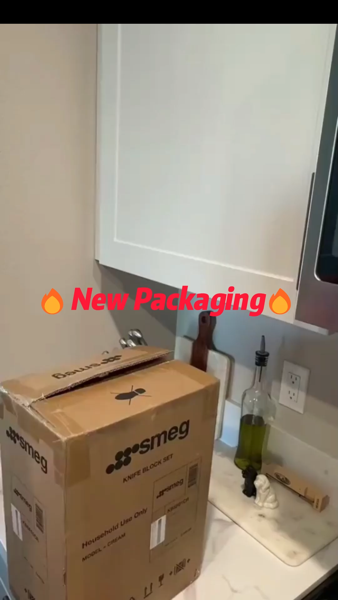 🔥NEW🔥SMEG แท้ 100% ที่เก็บมีด+มีด 6 เล่มพร้อมที่เสียบสไตล์วินเทจ ชุดมีดสแตนเลสย้อนยุค ชุดที่ใส่มีด ชุดเครื่องครัว มีดสแตนเลส เหมาะเป็นของขวัญแต่งงาน