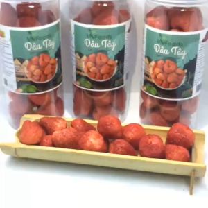 200Gr Dâu Tây Sấy Giòn Đà Lạt VNFoods - Đặc Sản Ngon Từ Vùng Cao Nguyên