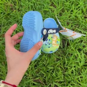New!!รองเท้า  ลายการ์ตูนมาใหม่ สำหรับเด็กและผู้หญิง ผู้ชาย ลายสวยน่ารัก พื้นนิ่มใส่สบายใส่ทน ดูดีทันสมัย