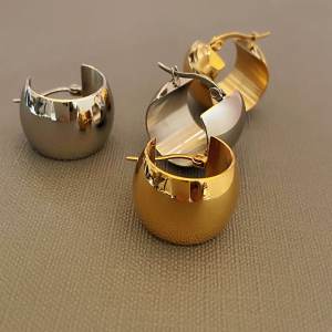 Trendy Gold Plated Hollow Circle Earrings for Women Personality Versatile Fashion Jewelry Ear Decorations Star Moon Cloud Universe Pattern