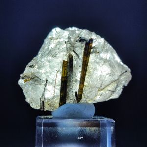 กรีน ทัวร์มารีน ในควอตซ์🔸Green Tourmaline in Quartz