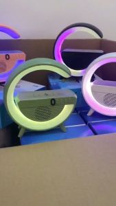 Speaker G500 LED Wireless Charging Bluetooth Speaker Smart Table Night Light Tampilan Elegan Pengisian Daya Nirkabel Dan Bantalan Anti Slip