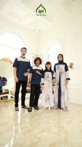 Sarimbit Keluarga 2025 Lebaran Series NAGITA NAVY By MEMORA - Baju Lebaran 2025 Couple Keluarga Amanah - Baju Couple Keluarga Lebaran 2025