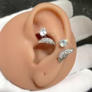 1Pair Stainless Steel Wing Cartilage Earrings Clear Zircon Ear Cartilage Tragus Internal Thread Helix Daith piercing Jewelry 20G