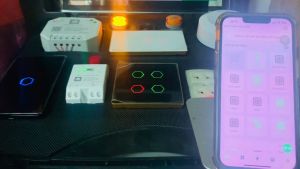 Công Tắc bluetooth Mesh Hunonic Luxury 1 Nút Ấn Chữ Nhật Viền Vàng Bật Tắt Từ Xa Trên Điện Thoại Và Ra Lệnh Giọng Nói