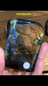 Labradorite is a crystal polished stone full of mystery and powerful energy 🔸 Benefits: Stabilizes emotions helps clear mental clutter boosts intuition.