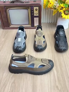 Korean Slip On Shoes For Men Rubber Slipper For Men Low Cut Breathable Shoes Fly Woven Shoes For Men