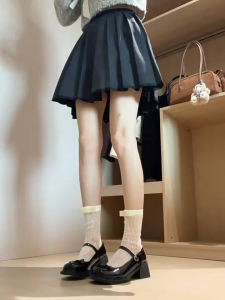 รองเท้าหนังสีดำสไตล์เรโทรสำหรับผู้หญิง ส้นหนาประดับโบว์หนังสิทธิบัตร สไตล์พรีปปี้ญี่ปุ่นโลลิต้า เหมาะสำหรับโอกาสทางการ