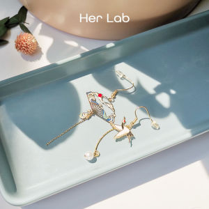 Her Lab | Folding fan crane cloud pendant female earrings hollow asymmetric earrings butterfly earrings retro red-crowned crane earrings cute small animal earrings Promo sale Foundation Safeguard