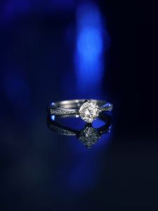 LOVETIA Cincin Moissanite 1.0 Ct Empat Cakar Perak Asli 925 Cincin Aesthetic Wanita Wedding Ring Sertifikat GRA BTJZ011