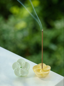JISU | Sakura Scented Luxury Simple Style Incense Holder with Plate