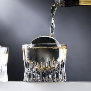 Creative Stylish Ice Hockey Whiskey Glass Classical Household Transparent Glass Wine Glass Waist-Controlled Small Wine Tasting Cup