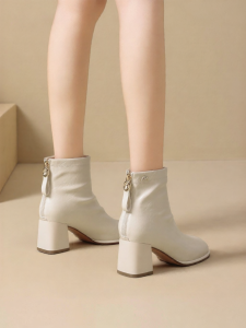 Josiny | Elevating White Stretchy Boots