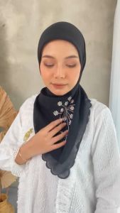 Koyu Hijab Segiempat Beauty Lace (Dandelion) Embroidery