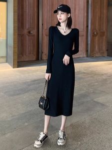 ชุดเดรสยาวถักแขนยาวทรงเข้ารูปสีดำหรูหราสำหรับฤดูใบไม้ร่วงและฤดูหนาว เดรสยาวคลุมเข่าสำหรับใส่ทำงานและลำลอง