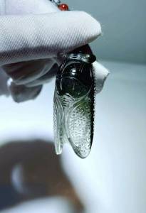 ผีสีเขียวธรรมชาติจี้รูปจั๊กจั่นโดดเด่นสีเขียวเข้มโดยไม่มีผิวสีแดงแกะสลักอย่างประณีตรายละเอียดในสถานที่สวมใส่สามารถดึงดูดความมั่งคั่งขับไล่ความชั่วร้ายและปกป้องความสงบสุขสวยเกินไปจริงๆ (ขนาดอื่นกรุณาติดต่อฝ่ายบริการลูกค้า)